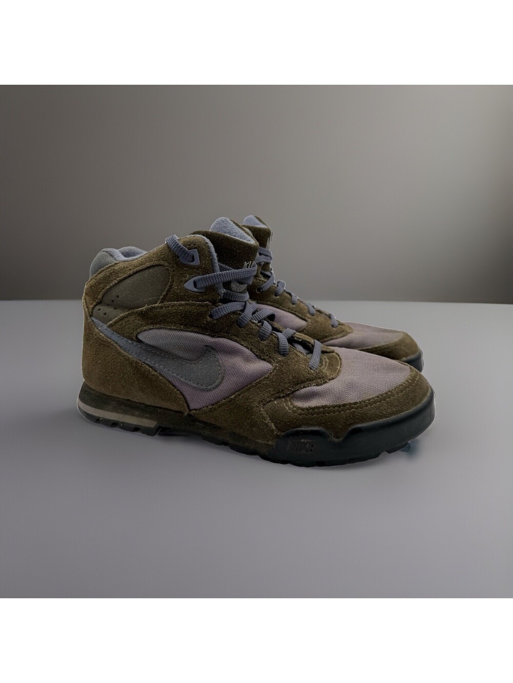 VTG 90s Nike ACG Caldera Mid Trail Hiking Boots Gray/Purple Suede Size 7.5